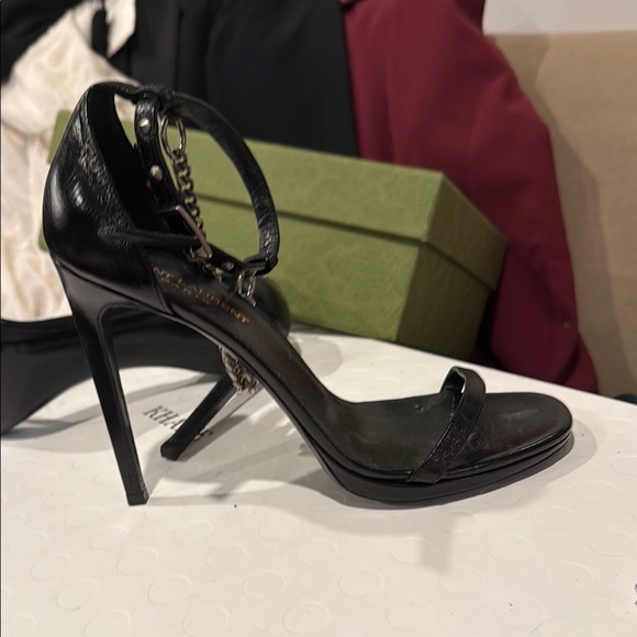 Elegant Black Stiletto Heels - Picture 3 of 8